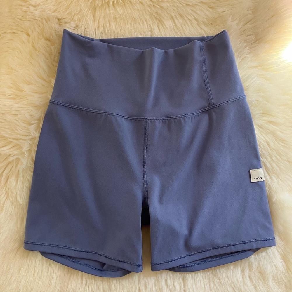Vuori All The Feels Short in Blue Quartz size XS